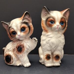 VTG, Pair Of  Calico Cat Figurines .